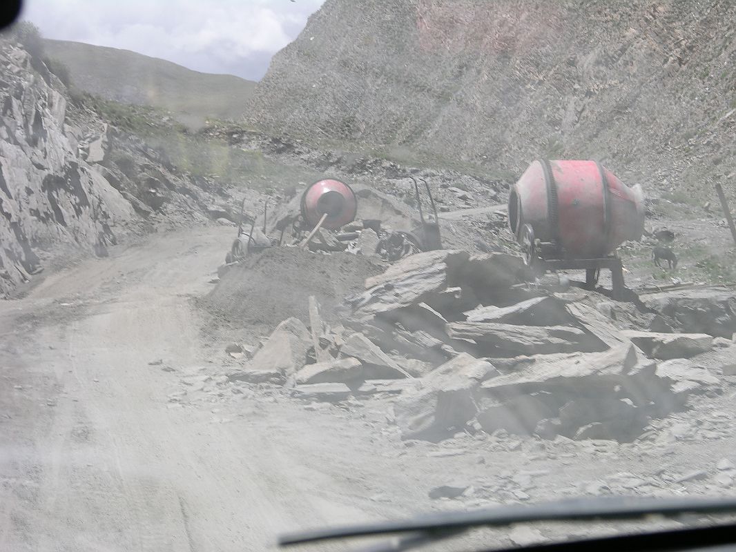 Tibet 08 01 Friendship Highway Construction